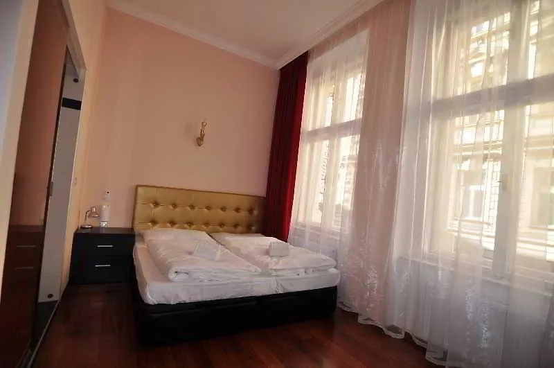 Hotel Prague Star