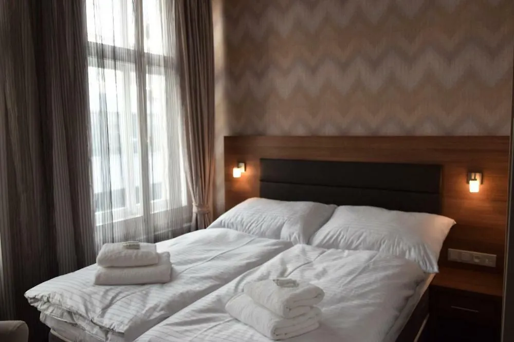 Hotel Prague Star
