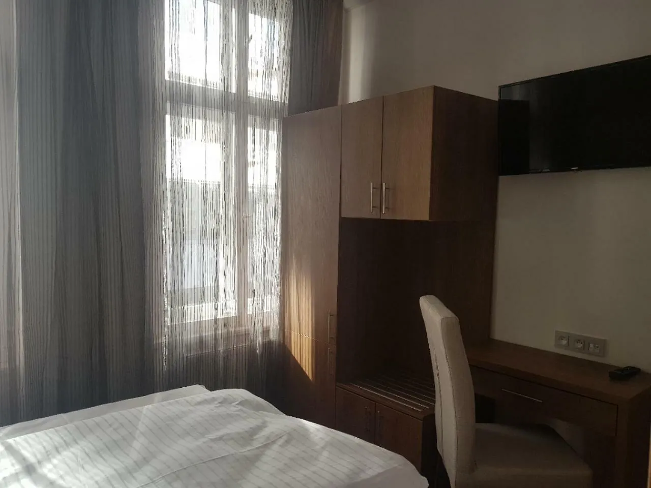 Hotel Prague Star